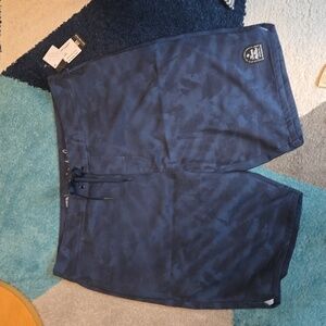 Travis Matthew swim shorts men's 32 new